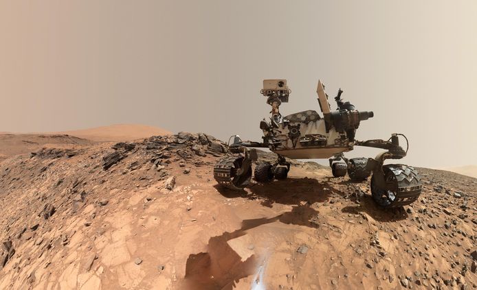 Marsrover Curiosity op de rode planeet.