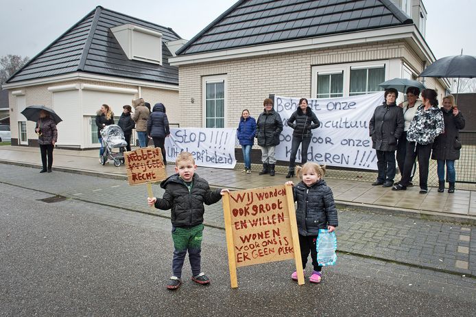 Vijf jaar geleden protesteerden bewoners van woonwagenkamp Teersdijk al tegen het gebrek aan standplaatsen. Nu heeft de gemeente enkele locaties op het oog voor uitbreiding. Archieffoto