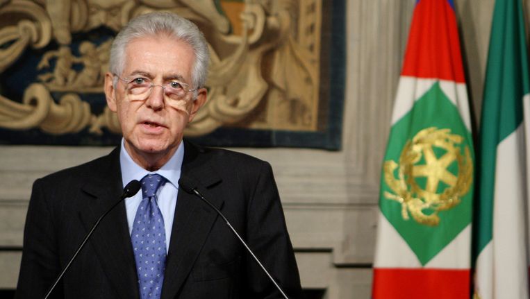 Mario Monti gisteren tijdens een persconferentie. Beeld getty