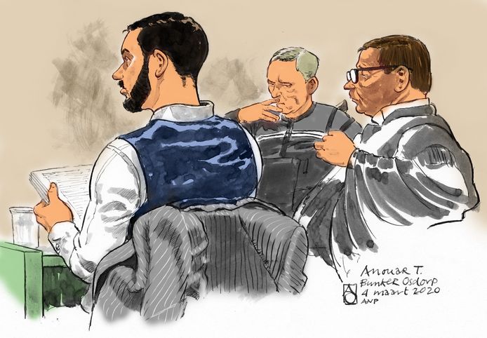 Anouar Taghi en zijn advocaat André Seebregts (r.).