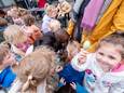 BORNEM Paaseierenzoektocht voor de kleuters van OLVP in de tuin van seniorencentrum SOLV