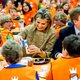Willy en Max ontbeten vanochtend samen met 8000 Leidse kindertjes