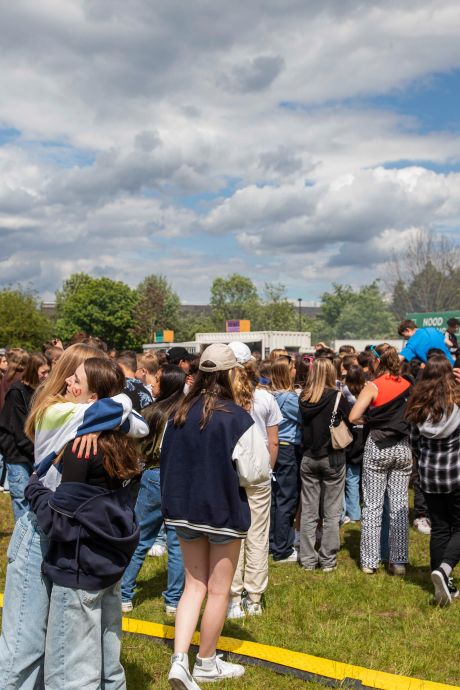 Le festival We R Young à Hasselt arrêté après des cas suspectés de “piqûres sauvages”