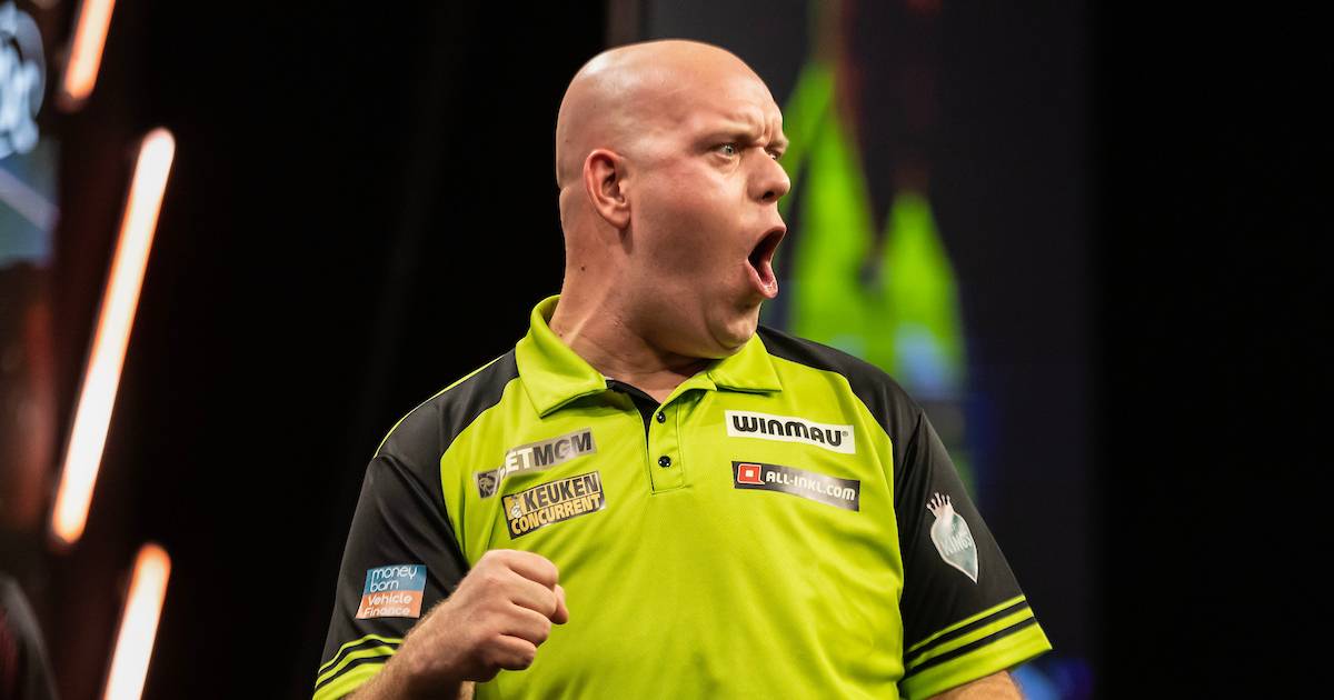 Michael van Gerwen presenteert vernieuwd dartsshirt: ‘Ongelooflijk