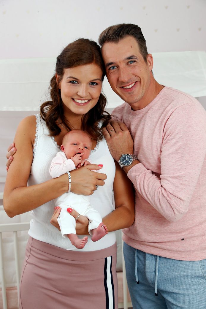 Andy Peelman met echtgenote Tine en dochter Feline, net na de bevalling vorig jaar.