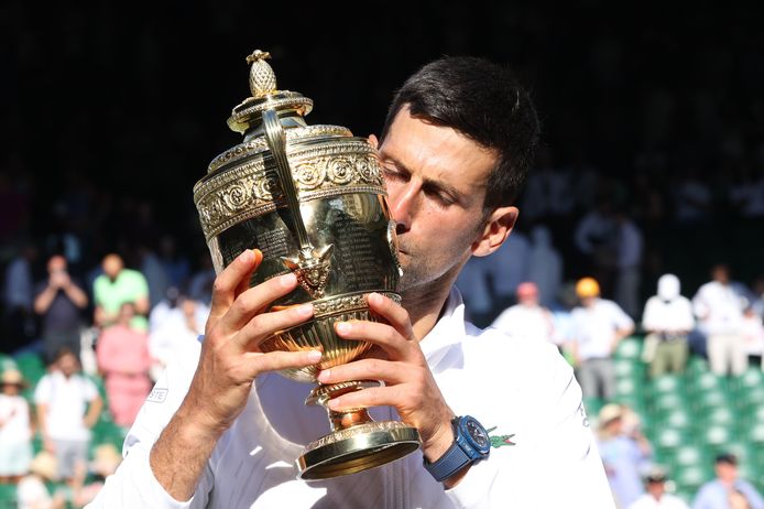 Djokovic won op Wimbledon zijn 21ste grandslam na Kyrgios in vier sets in de finale te kloppen.