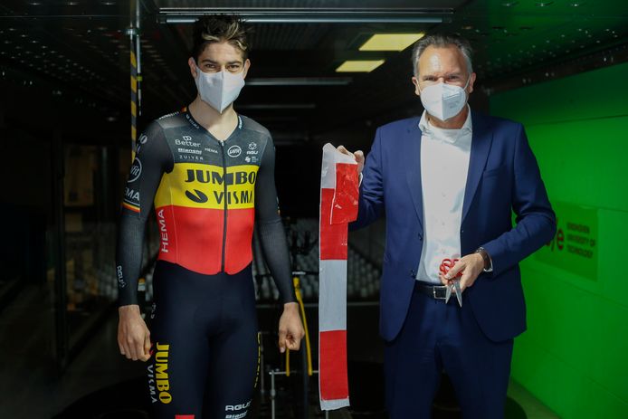 Van Aert mocht de windtunnel in Eindhoven ‘voor open’ verklaren.