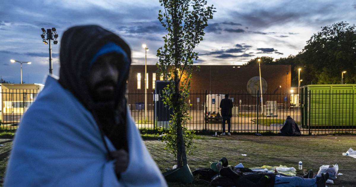 Leefomstandigheden asielzoekers moeten snel verbeteren, Staat krijgt geen uitstel