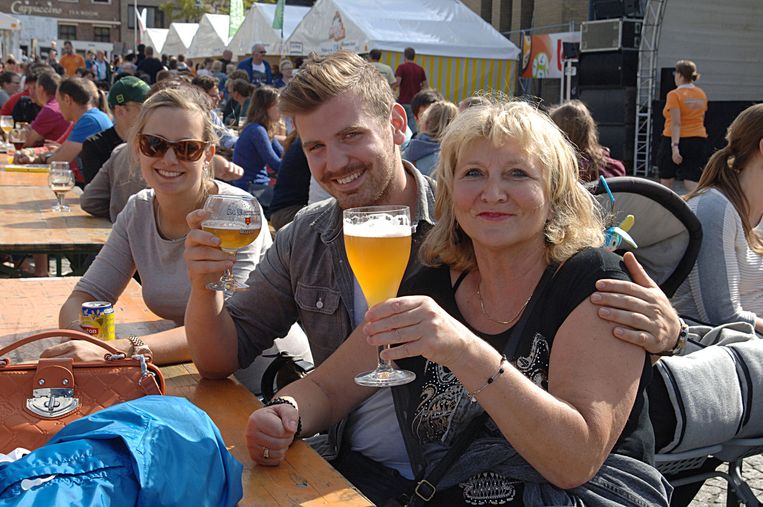 13000 Mensen Drinken Streekbieren Kortrijk In De Buurt