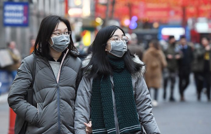 Ook in Londen dragen mensen gezichtsbeschermende maskers tegen de overdracht van het coronavirus, hoewel er in Europa nog geen besmettingen zijn gemeld.