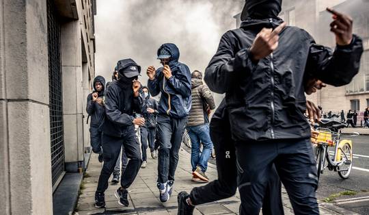 Kinderen van amper 12 jaar bij Brusselse rellen: ‘Ouders met de vinger wijzen, duwt hen verder weg’