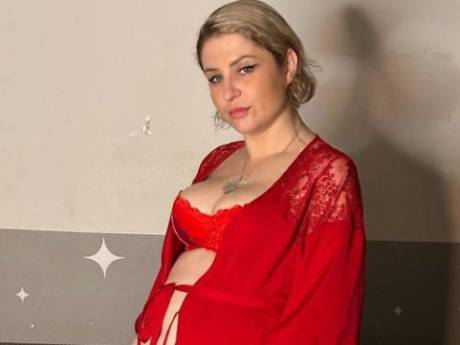 “C’est d’une vulgarité”: les photos en lingerie d’Amandine Pellissard, enceinte de son 9e enfant, dérangent 