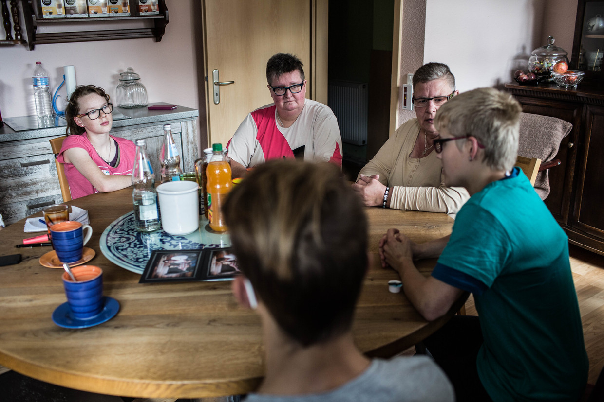'Twee moeders geeft minder gedoe’' klinkt het bij de kinderen. 'Papa’s maken meer ruzie. Hier wordt nooit geschreeuwd.' Beeld Bas Bogaerts