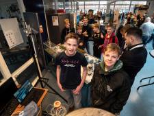 Technische industrie komt solliciteren bij scholieren in Oldenzaal: ‘Stilzitten is niks voor mij’