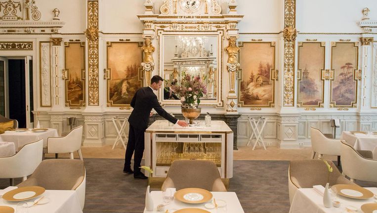 The White Room in het Krasnapolsky Hotel. Beeld Mats van Soolingen