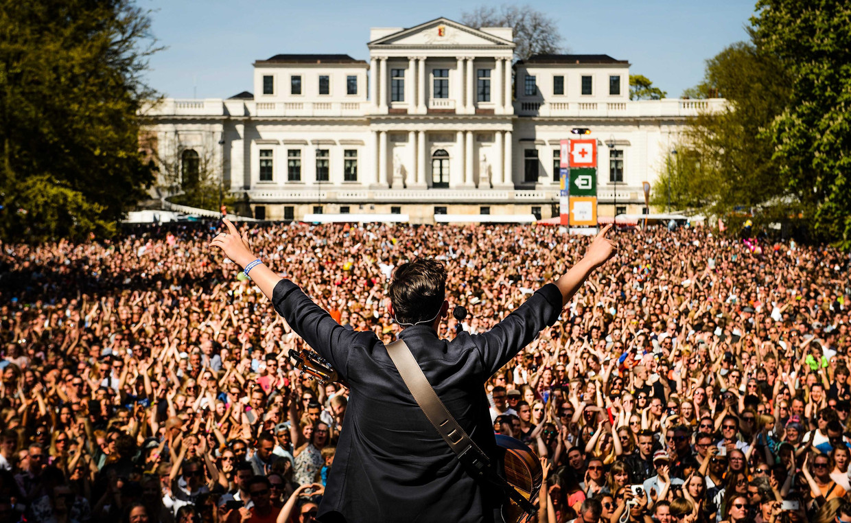 Zanger Nielson op het bevrijdingsfestival in Zwolle vorig jaar.  Beeld EPA