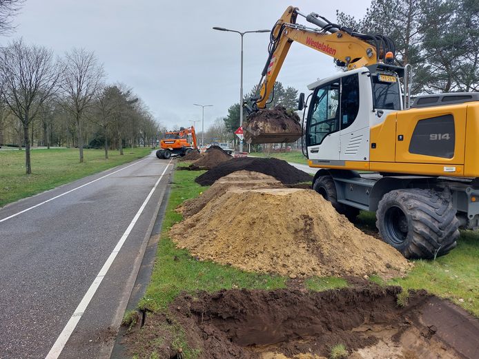 De Julianasingel In Oss is deze en volgende week dicht in de richting van Berghem. Er worden 79 bomen geplant.