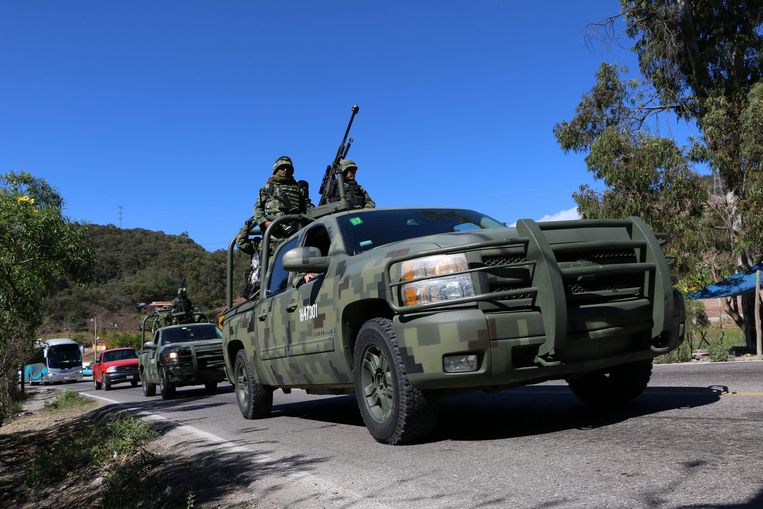 Een Mexicaanse legereenheid arriveert in het zuidwesten van het land om deel te nemen aan een actie tegen de georganiseerde misdaad. Beeld ANP