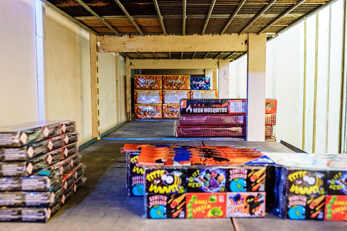 De verkoop van vuurwerk is voor het tweede jaar op rij in de ban gedaan.