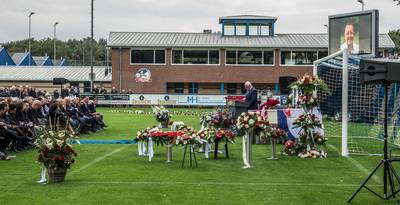 Bengaals vuur en zanger Peter Beense bij indrukwekkend afscheid erelid Olympia Boxmeer