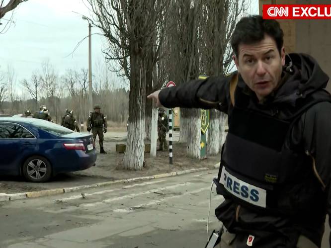 Journalist CNN ziet Russen luchthaven vlakbij Kiev innemen: “Maken luchtbrug om meer troepen te doen landen”