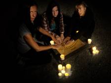 Magische rituelen om geesten op te roepen zijn van alle tijden