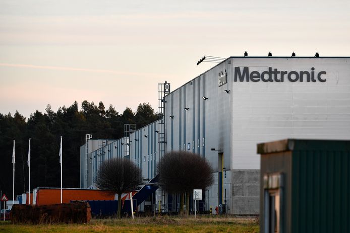 Medtronic wil het distributiecentrum in Opglabbeek sluiten, waardoor 380 jobs op de tocht staan.
