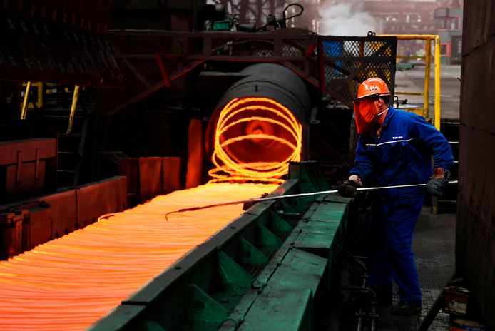 De Amerikaanse president Donald Trump kondigde twee weken geleden een heffing van 25 procent op staal en 10 procent op aluminium aan. De heffingen worden vrijdag van kracht en treffen vooral China, dat 's werelds grootste staalproducent is.