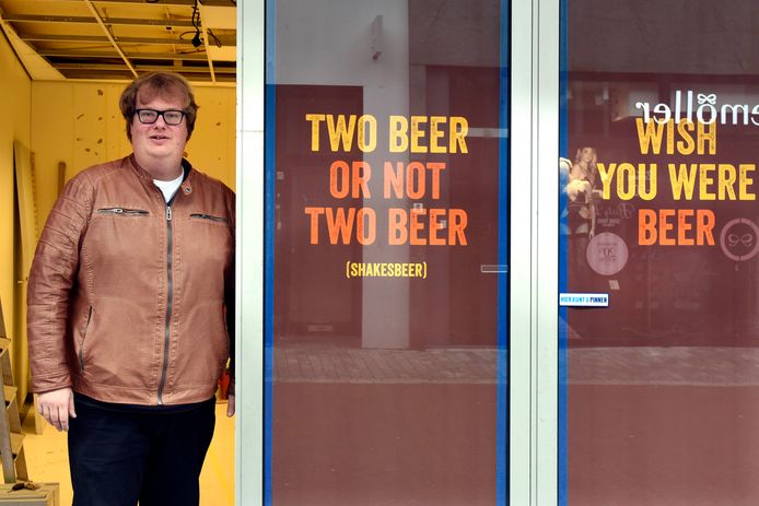 Woerdenaar Patrick van Schaik begint in de Voorstraat in Woerden een bierwinkel annex proeverij.