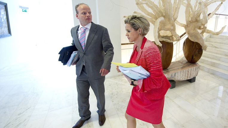 Michael Heemels (links) na afloop van de vergadering Beeld anp