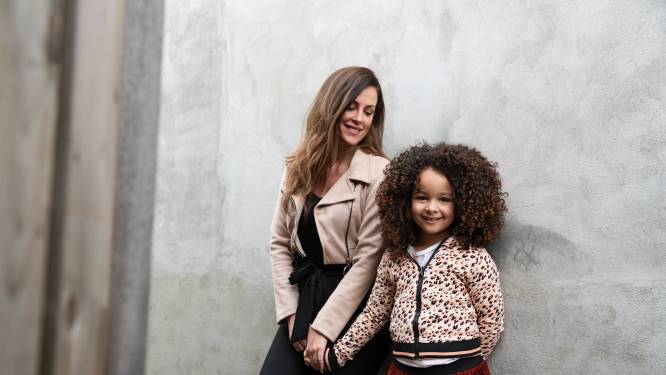 Susan (35) over het racisme waarmee haar dochter Loïs (6) te maken krijgt: “Ze kwam huilend thuis nadat vriendjes haar ‘vuil’ of ‘zwarte piet’ hadden genoemd”