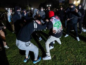 Gemaskerde mannen vallen pro-Palestijnse studenten aan op campus van UCLA
