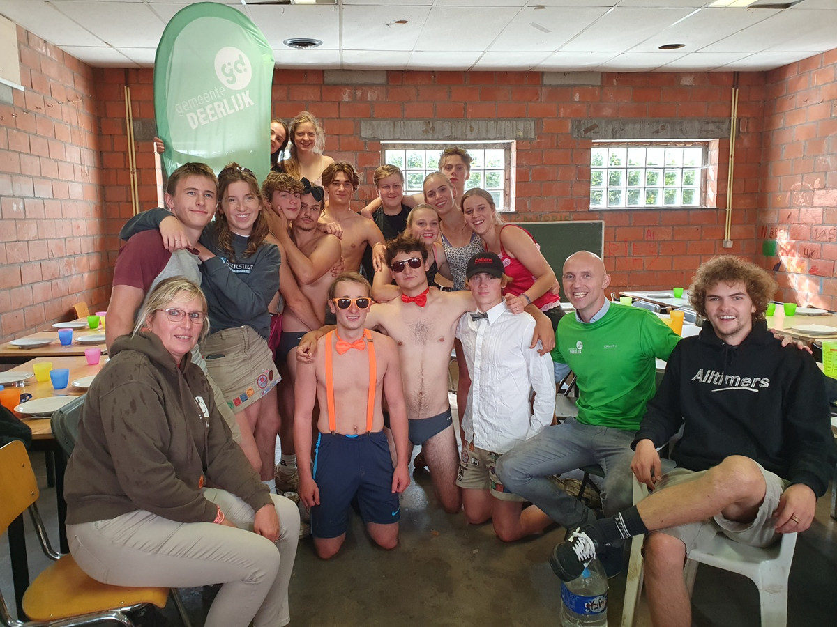 Schepen bezoekt op één dag de vier kampplaatsen van de Deerlijkse