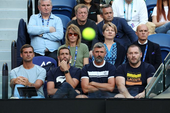 De stoel van Srdjan Djokovic, naast vrouwlief Dijana, bleef vandaag leeg.