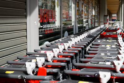 Le magasin Delhaize situé boulevard Anspach à Bruxelles placé sous scellés judiciaires
