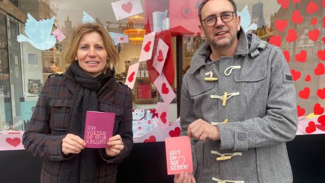 Handelaars verspreiden 100.000 liefdesbrieven: “Shoppers laten ons hart harder slaan”