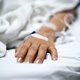 Annemarie (63): “Na mijn tweede vaccinatie belandde ik tóch met corona in het ziekenhuis”