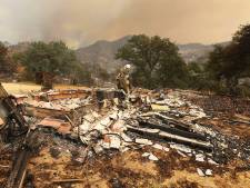 Duizend campinggasten zitten in de val door bosbrand in VS
