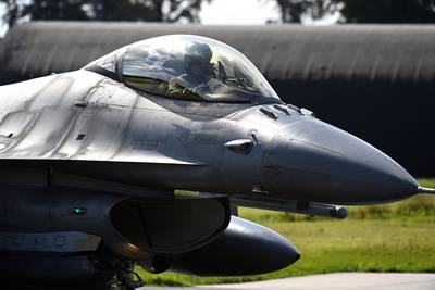 “VS testen F-16-vaardigheden Oekraïense piloten”