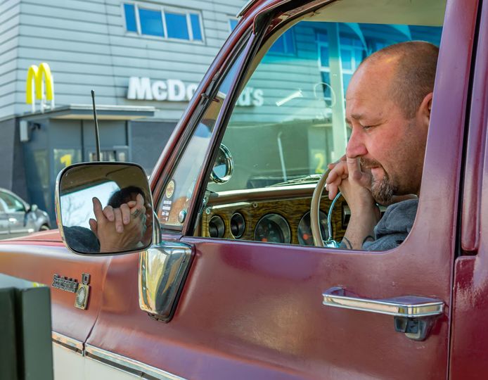Jeffrey Baardwijk, restaurantmanager: ,,In de McDrive hoef je niets aan te raken en kom je niet met andere mensen in contact. Dat veroorzaakt de enorme drukte.”