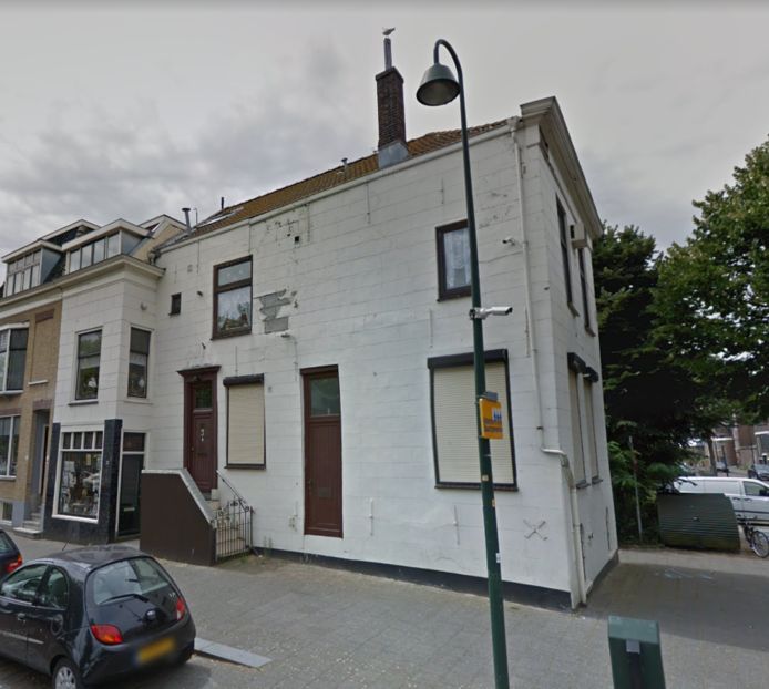 Het huis van clown Bassie in Vlaardingen staat te koop.
