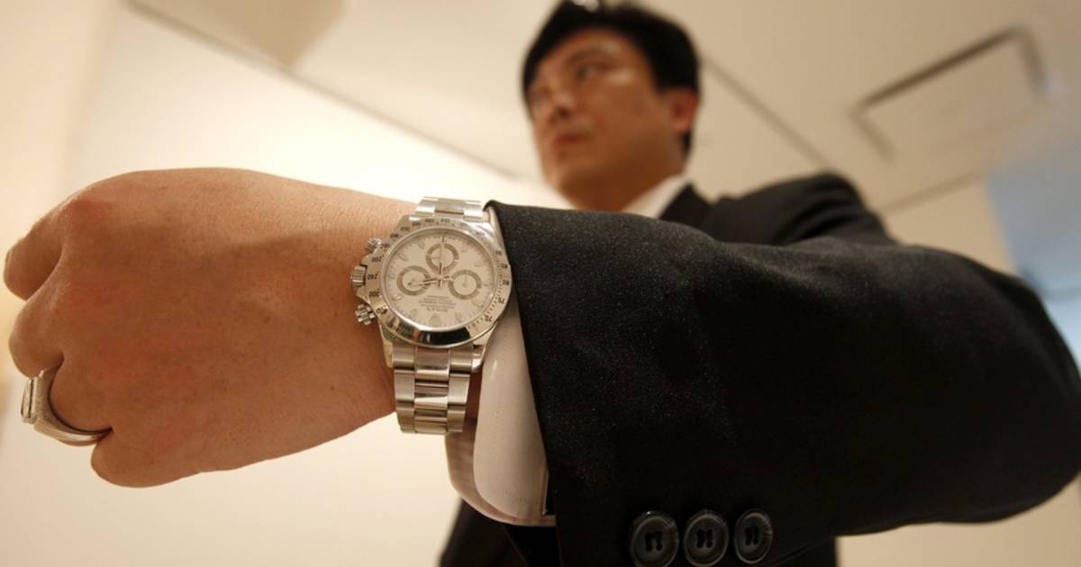 443.875 euros pour les montres d Alain Delon Show 7sur7.be