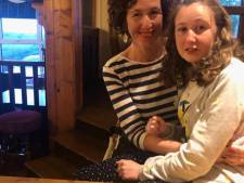 Britse familie slaat alarm op vakantie: dochter (15) verdwenen, politiehonden ingezet