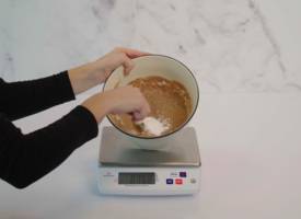 Zó maak je met slechts 4 ingrediënten speculaascake in de airfryer