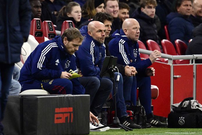 Alfred Schreuder met naast hem assistent Matthias Kaltenbach, die zeer waarschijnlijk sowieso moet wijken.