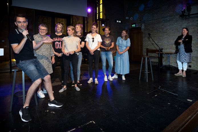 Jelle Dijkstra maakte dit weekend, in De Kerk in Oostelbeers, bekend wie De Mol Oirschot was en wie de winnaar.