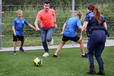 Nieuw trapveldje in Hooge Zwaluwe: ‘Winst voor de jeugd’