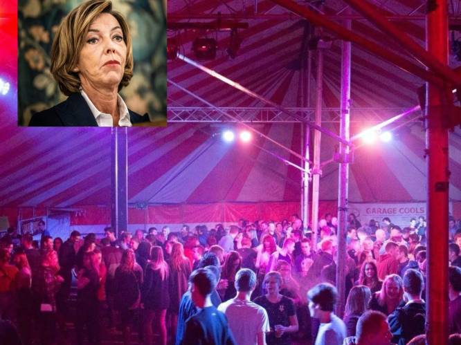 Een maand lang algemeen feest- en fuifverbod in Oost-Vlaanderen voor ‘niet-professionelen’, Antwerpse gouverneur ziet er geen heil in