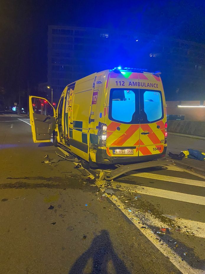Ambulance aangereden in Brussel