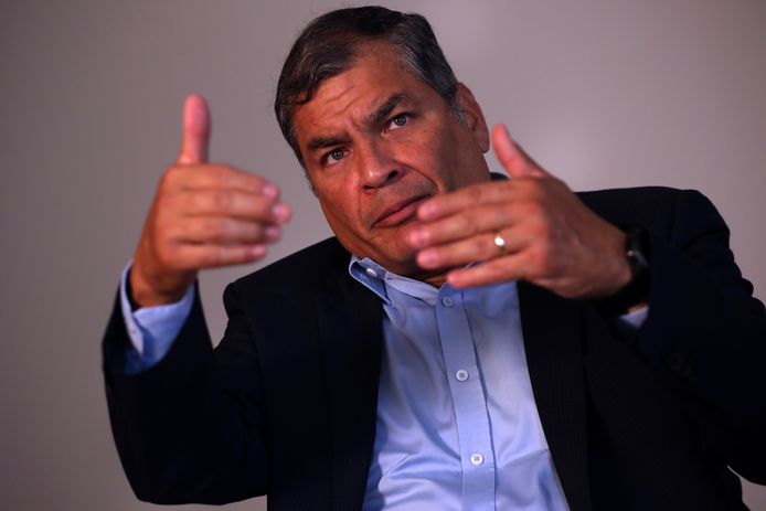 De oud-president van Ecuador, Rafael Correa, tijdens een interview in Brussel.
